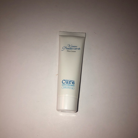 Water treatment skin cream - Picture 1 of 2